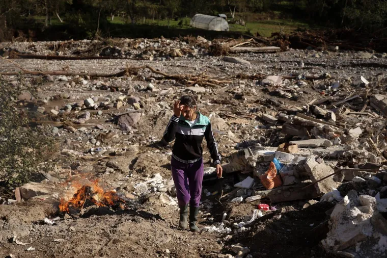 &apos;Nadležne službe civilne zaštite trebaju upozoriti stanovništvo na područjima uz rijeke koje nemaju izgrađene zaštitne vodne objekte na opasnost od približavanja obalama zbog mogućeg povećanja dubine i brzine protoka vode u rijekama&apos;, stoji u priopćenju. 