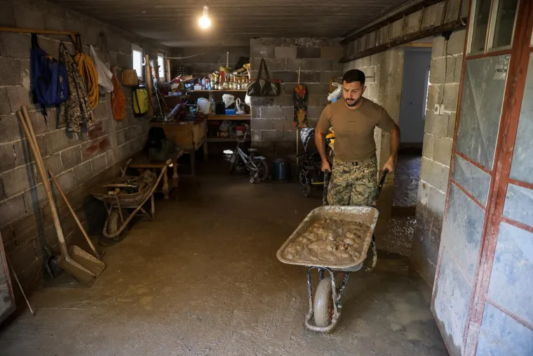 Pogled iz zraka na katastrofu izaziva jezu: Iz ovog kamenoloma krenula je lavina