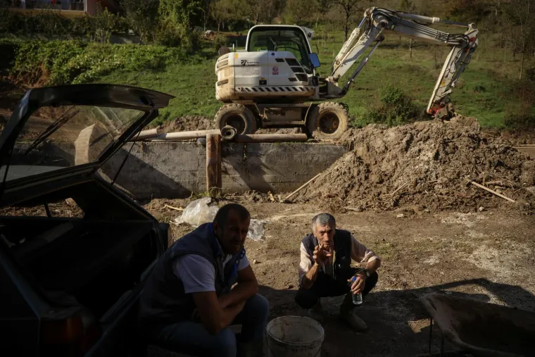 Pogled iz zraka na katastrofu izaziva jezu: Iz ovog kamenoloma krenula je lavina