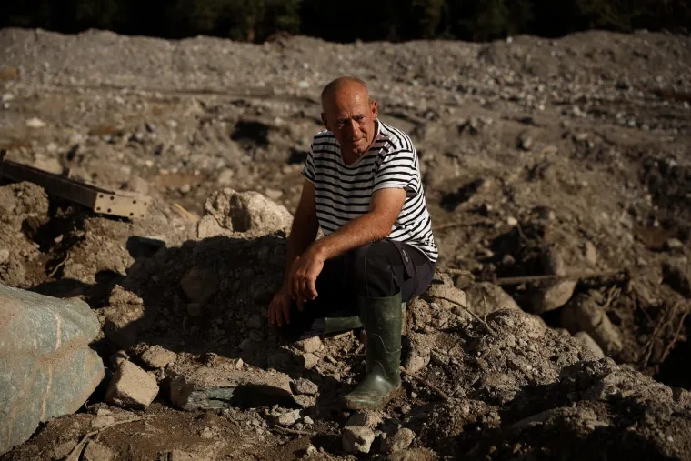 Pogled iz zraka na katastrofu izaziva jezu: Iz ovog kamenoloma krenula je lavina