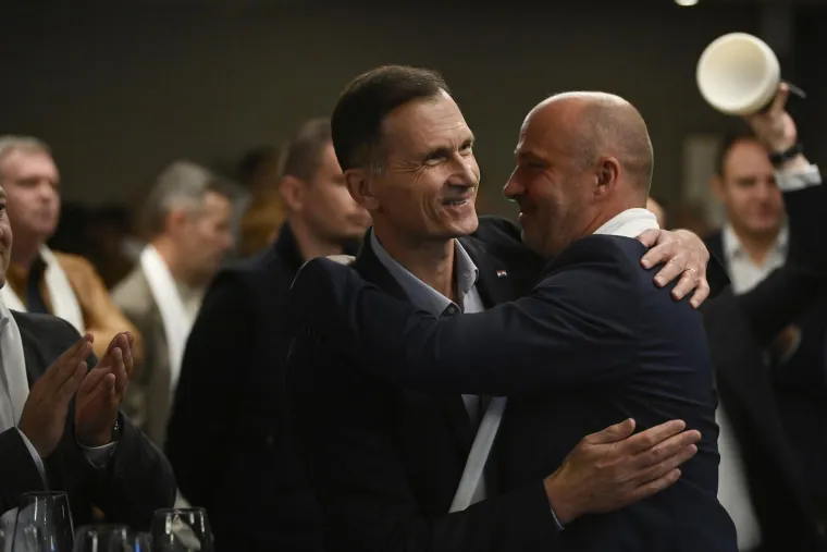 Zlatko Dalić i čitav niz velikana na predstavljanju po&scaron;tanske marke u čast Ćire Blaževića