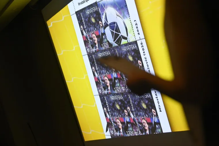 Zlatko Dalić i čitav niz velikana na predstavljanju po&scaron;tanske marke u čast Ćire Blaževića