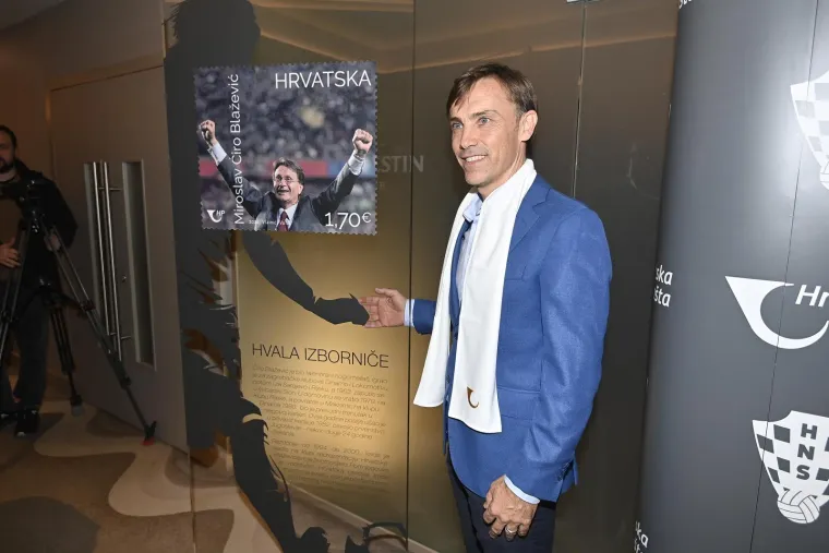 Zlatko Dalić i čitav niz velikana na predstavljanju po&scaron;tanske marke u čast Ćire Blaževića