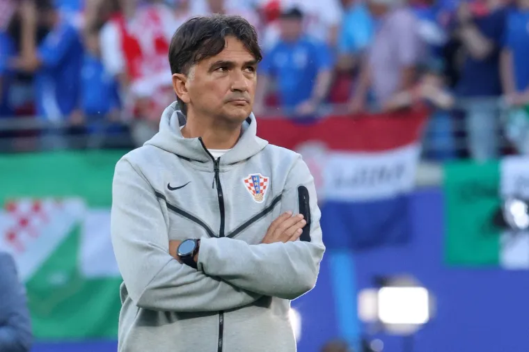 Zlatko Dalić i čitav niz velikana na predstavljanju po&scaron;tanske marke u čast Ćire Blaževića