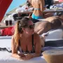 Do razmjene tekstualnih poruka došlo je, otkriva Mirror, nakon što je nogometaš Kyle Walker dočekao dvoje djece s Goodman tijekom ljubavnih veza. Walker također dijeli četvero djece s Annie Kilner, s kojom je još uvijek u braku. Brak pokušavaju spasiti, ali čini se kako Annie &apos;puca po šavovima&apos;.