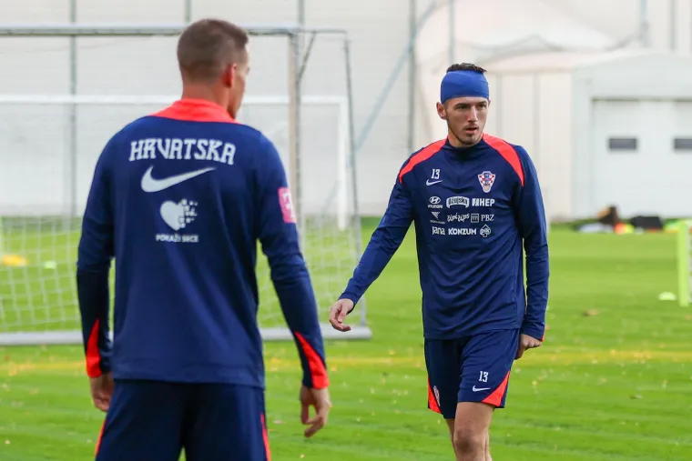 Za razliku od okupljanja u rujnu kada je prva utakmica protiv Portugala uslijedila samo tri dana nakon okupljanja, ovoga puta će reprezentacija imati pet dana za pripremu prvog susreta.