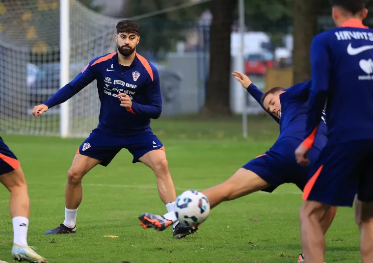 Podsjetimo, prve dvije pozicije vode u četvrtfinale, treća u play-off za ostanak, a posljednja u niži rang natjecanja, Ligu B.
