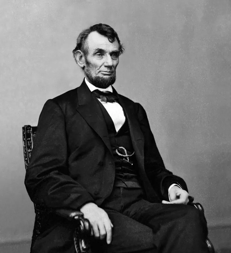 16. Republikanci se vraćaju na vlast, a s njima i jedan od najzapamćenijih predsjednika. Abraham Lincoln bio je na dužnosti od 4. ožujka 1861. do svog ubojstva 15. travnja 1865. godine. 