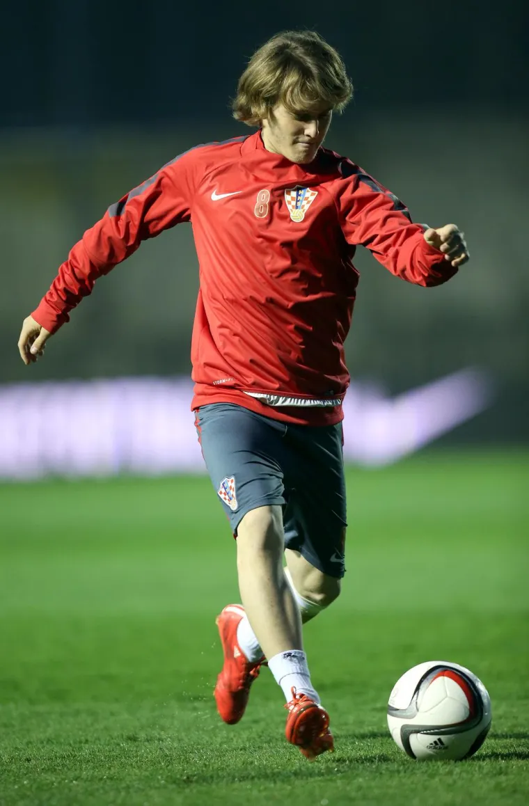 Halilović je debitirao za A selekciju Hrvatske 10. lipnja 2013. 