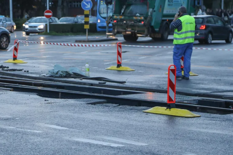 Ovako izgleda vožnja iz pakla. Potpuni je prometni kolaps u Zagrebu: Od gužve ne može&scaron; mrdnuti