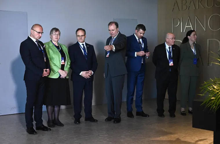 Ovo su prve fotografije Zelenskog i Plenkovića u Dubrovniku. Rukovanje, slikanje pa sastanak