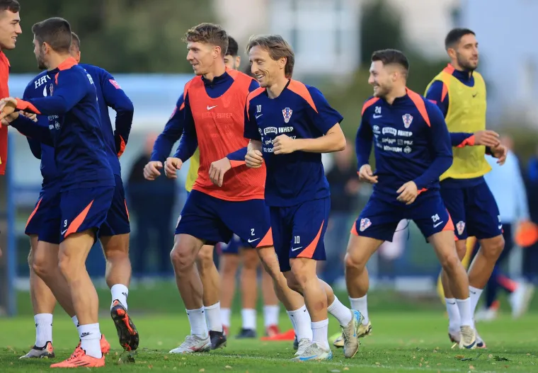 Jedan Vatreni pojavio se na treningu sa zavojem na glavi, zna se zbog čega