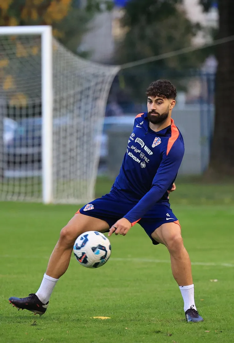 Jedan Vatreni pojavio se na treningu sa zavojem na glavi, zna se zbog čega