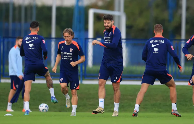Jedan Vatreni pojavio se na treningu sa zavojem na glavi, zna se zbog čega