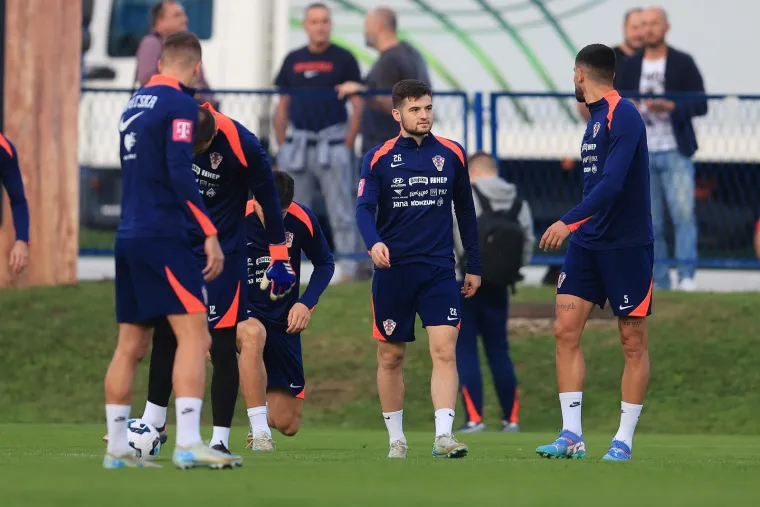 Jedan Vatreni pojavio se na treningu sa zavojem na glavi, zna se zbog čega