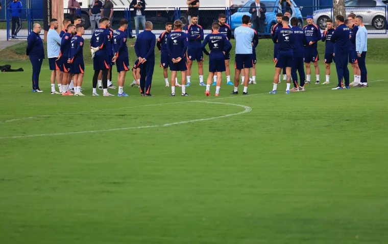 Jedan Vatreni pojavio se na treningu sa zavojem na glavi, zna se zbog čega