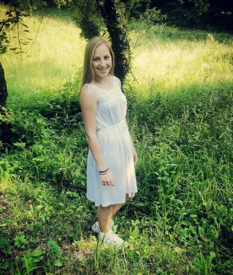 Nosila je aparatić, a sad osvaja osmijehom: Ovako je Tamara izgledala kao tinejdžerica