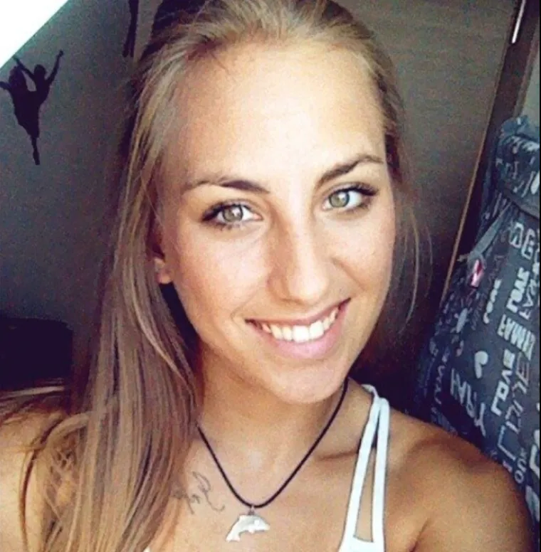 Nosila je aparatić, a sad osvaja osmijehom: Ovako je Tamara izgledala kao tinejdžerica