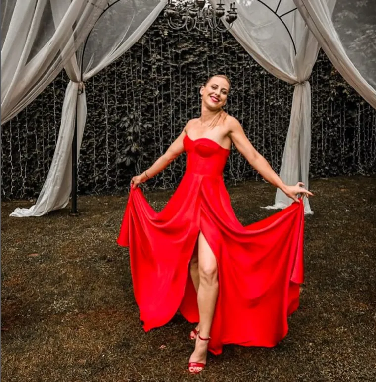 Nosila je aparatić, a sad osvaja osmijehom: Ovako je Tamara izgledala kao tinejdžerica