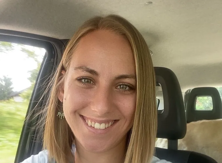 Nosila je aparatić, a sad osvaja osmijehom: Ovako je Tamara izgledala kao tinejdžerica