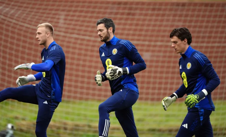 Igor Matanović, novi hit napadač Hrvatske, tek je - prohodao kad je Craig Gordon započeo profi karijeru, a Martin Baturina se rodio dvije godine poslije početka Gordonove profi karijere, dakle 2003. 