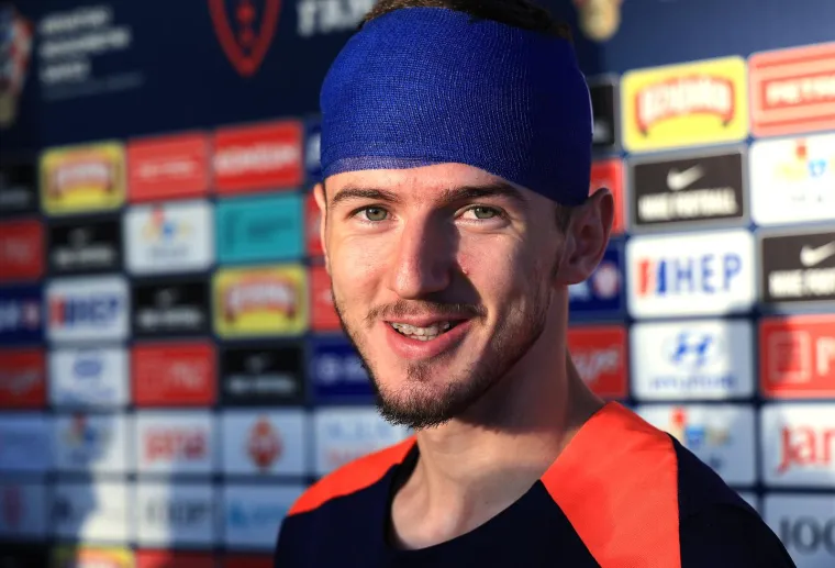 &apos;Što bi od svog bratića uzeo? Sigurno njegovu lijevu nogu, ima snajper u toj nozi&apos;, izjavio je Petar Sučić, igrač na slici.