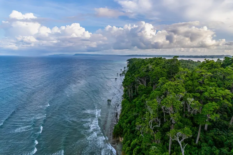 Pod opsadom krvožednog plemena: Tko god je kročio na ovaj otok, nije ostao živ
