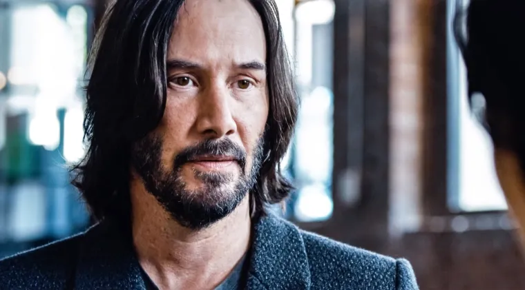 THE MATRIX: Wachowski sestre su ovim znanstveno-fantastičnim klasikom postavile pitanje - što ako je svijet kakav poznajemo samo računalna simulacija? Neo (Keanu Reeves) otkriva istinu o Matrixu i kreće u borbu protiv strojeva koji kontroliraju ljudsku stvarnost. Film je pun akcije, ali i dubokih filozofskih pitanja o prirodi postojanja.