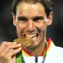 2016. - Olimpijsko zlato u parovima! 2015. označava kraj Nadalovog rekordnog niza, koji je deset godina zaredom osvojio barem jedan Grand Slam turnir po sezoni. Uvijek iznova osujećen ozljedama, također nije uspio osvojiti niti jedan od četiri velika turnira u 2016. Nakon što se morao povući na Roland Garrosu i odustao od Wimbledona, vratio se na Olimpijske igre. Završava četvrti u pojedinačnoj konkurenciji, ali osvaja zlatnu medalju u parovima zajedno s Marcom Lópezom.