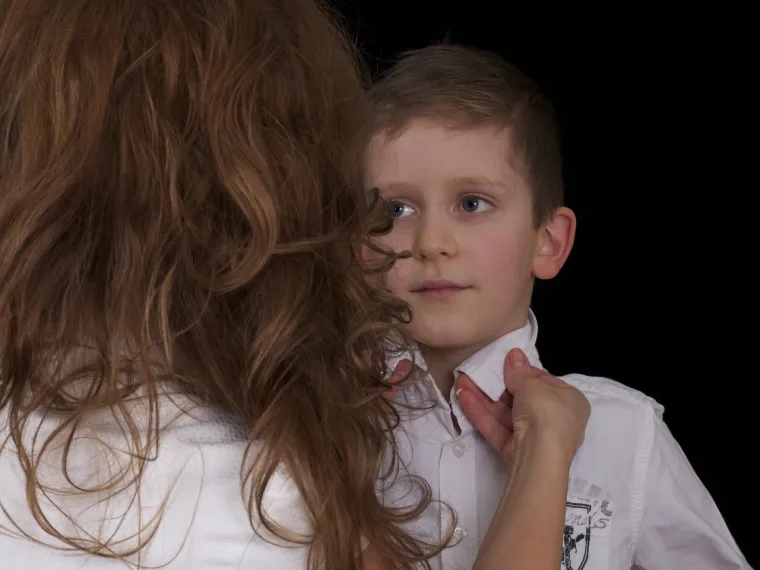 15. Odmah prestani plakati: ''Važno je dopustiti djeci da plaču i pokažu svoje emocije i frustracije. Moraju znati da je u redu osjećati se sretno, tužno, ljuto ili bilo što drugo. Osim toga, nikada ne bismo rekli odrasloj osobi da prestane plakati, pa zašto to kažemo djeci?'', kaže Richard Peterson, potpredsjednik obrazovanja na Kiddie Academy.