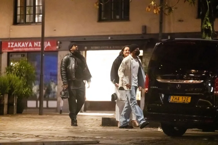 U vijeme dok su francuski reprezentativci igrali protiv Izraela Mbappe je bio u Stockholmu gdje se zabavljao s prijateljima.