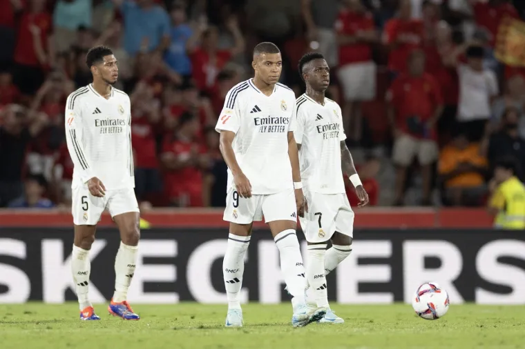 Maskirani Mbappe uhvaćen u 'zločinu' za vrijeme utakmice Francuske i Izraela