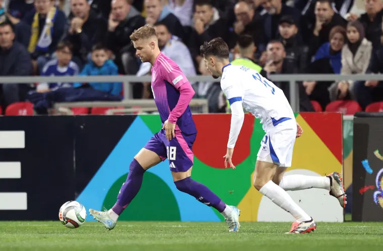 Tko se to pojavio u Zenici: Prije utakmice Bosne i Hercegovine na travnjaku osvanula legenda