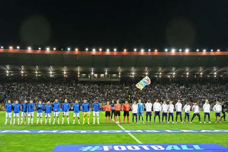 Tko se to pojavio u Zenici: Prije utakmice Bosne i Hercegovine na travnjaku osvanula legenda