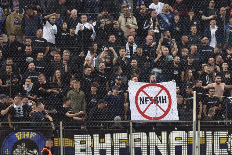 Tko se to pojavio u Zenici: Prije utakmice Bosne i Hercegovine na travnjaku osvanula legenda