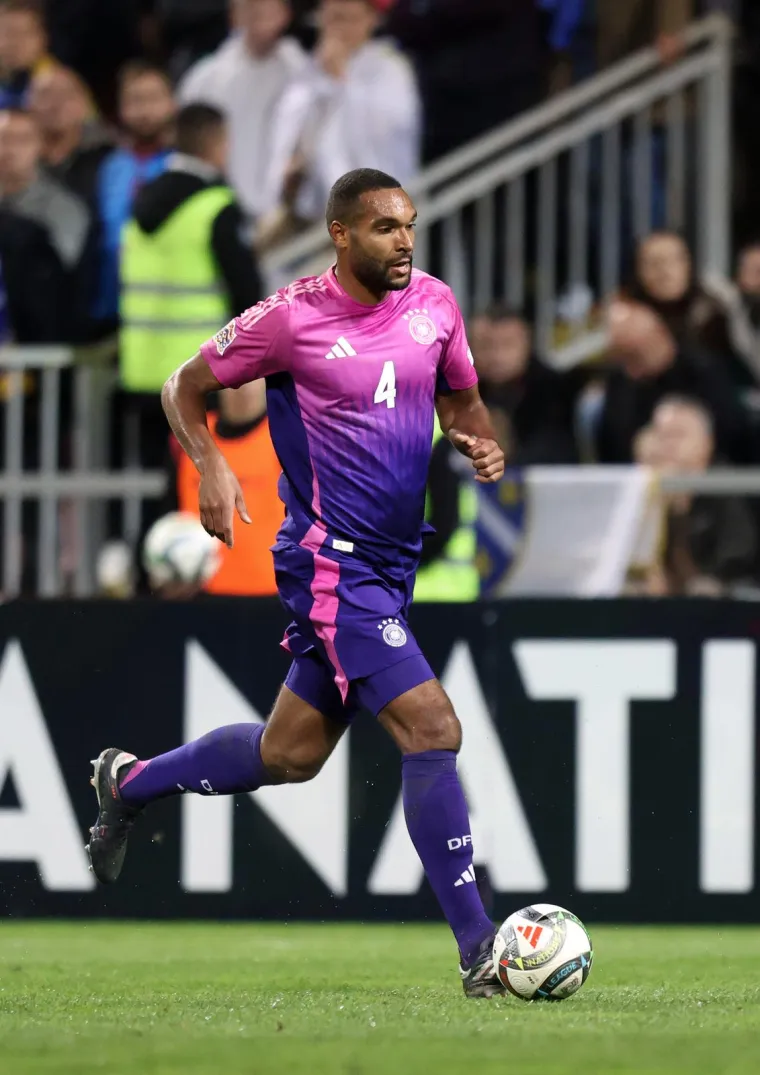 Tko se to pojavio u Zenici: Prije utakmice Bosne i Hercegovine na travnjaku osvanula legenda