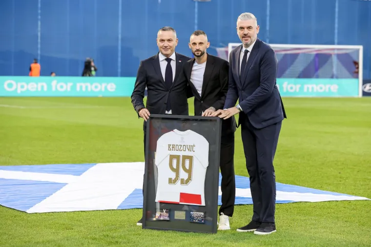 Marcelo Brozović s priznanjem HNS-a