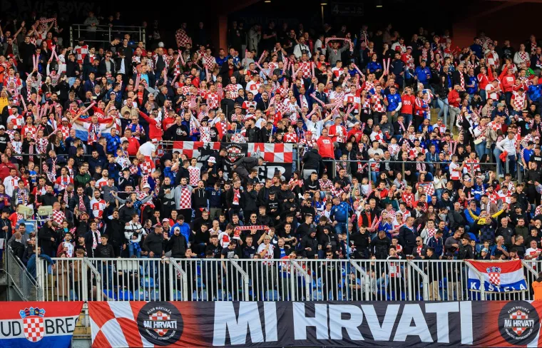 Uzavrela atmosfera na Maksimiru, misteriozne navijačice u fokusu