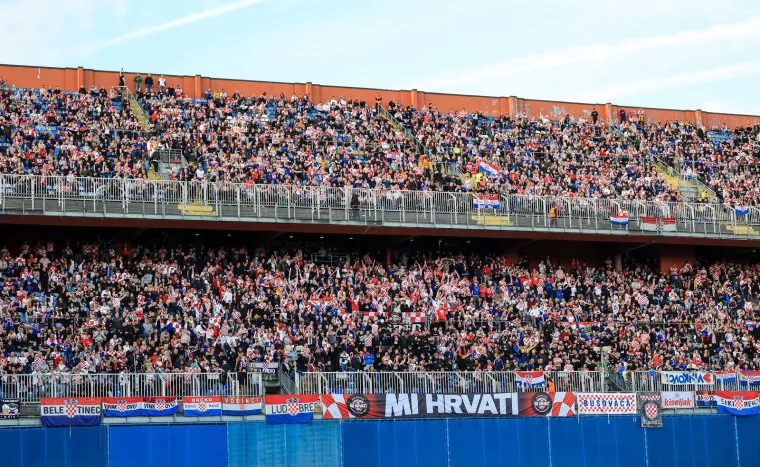 Uzavrela atmosfera na Maksimiru, misteriozne navijačice u fokusu