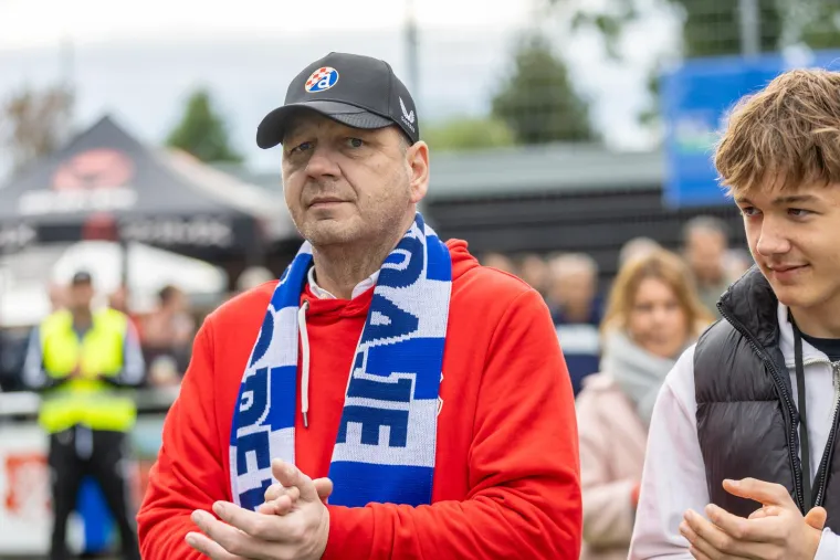 Koch organizirao opro&scaron;tajnu utakmicu, srcedrapajući prizori obilaze svijet