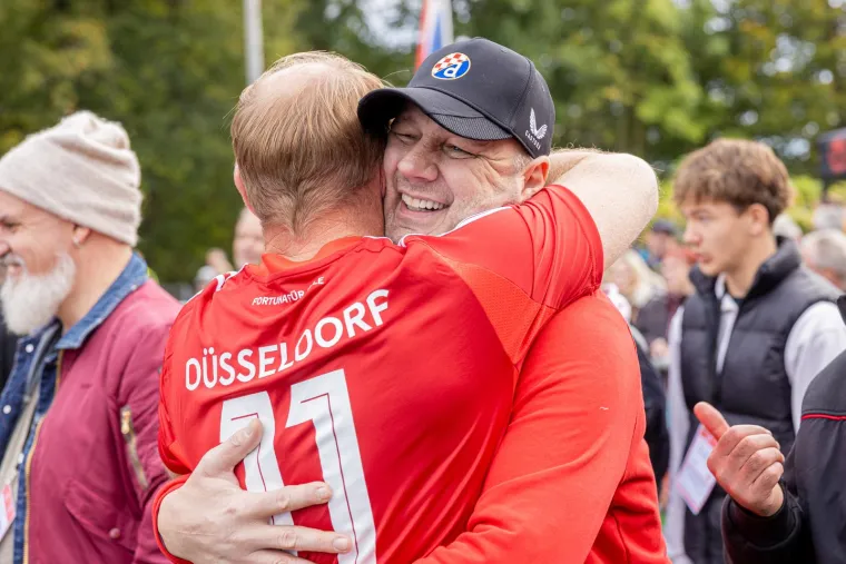 Koch organizirao opro&scaron;tajnu utakmicu, srcedrapajući prizori obilaze svijet