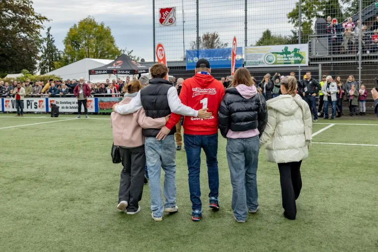 Koch organizirao opro&scaron;tajnu utakmicu, srcedrapajući prizori obilaze svijet
