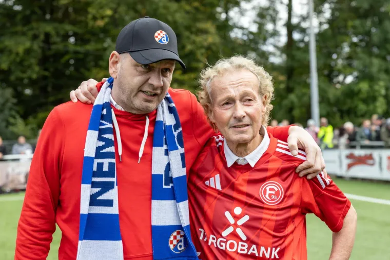 Koch organizirao opro&scaron;tajnu utakmicu, srcedrapajući prizori obilaze svijet