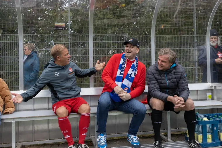 Koch organizirao opro&scaron;tajnu utakmicu, srcedrapajući prizori obilaze svijet