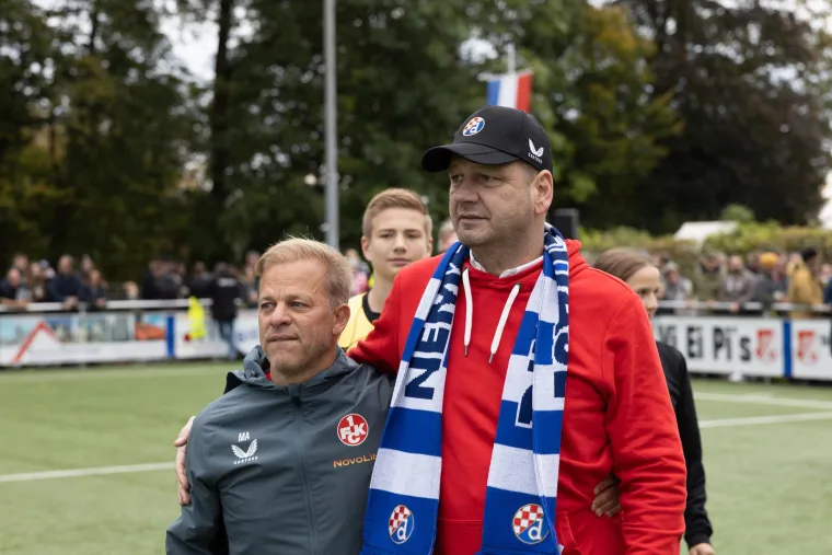 Koch organizirao opro&scaron;tajnu utakmicu, srcedrapajući prizori obilaze svijet