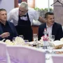 U delegaciji GNK Dinamo bili su predsjednik Uprave Zvonimir Manenica, prvotimci Dino Perić i Luka Stojković uz neke od legendi kluba poput Silvija Marića, Gorana Vlaovića, Darija Šimića i Tome Šokote. Doznajemo kako je Silvio Marić posebno obljubljena persona kod igrača aktualnog sastava Dinama, ali i navijača. Naravno, vole navijači Dinama i Gorana Vlaovića i ostale legende koje su im bliske.  