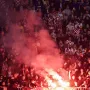 Armada je zapalila nekoliko baklji. 