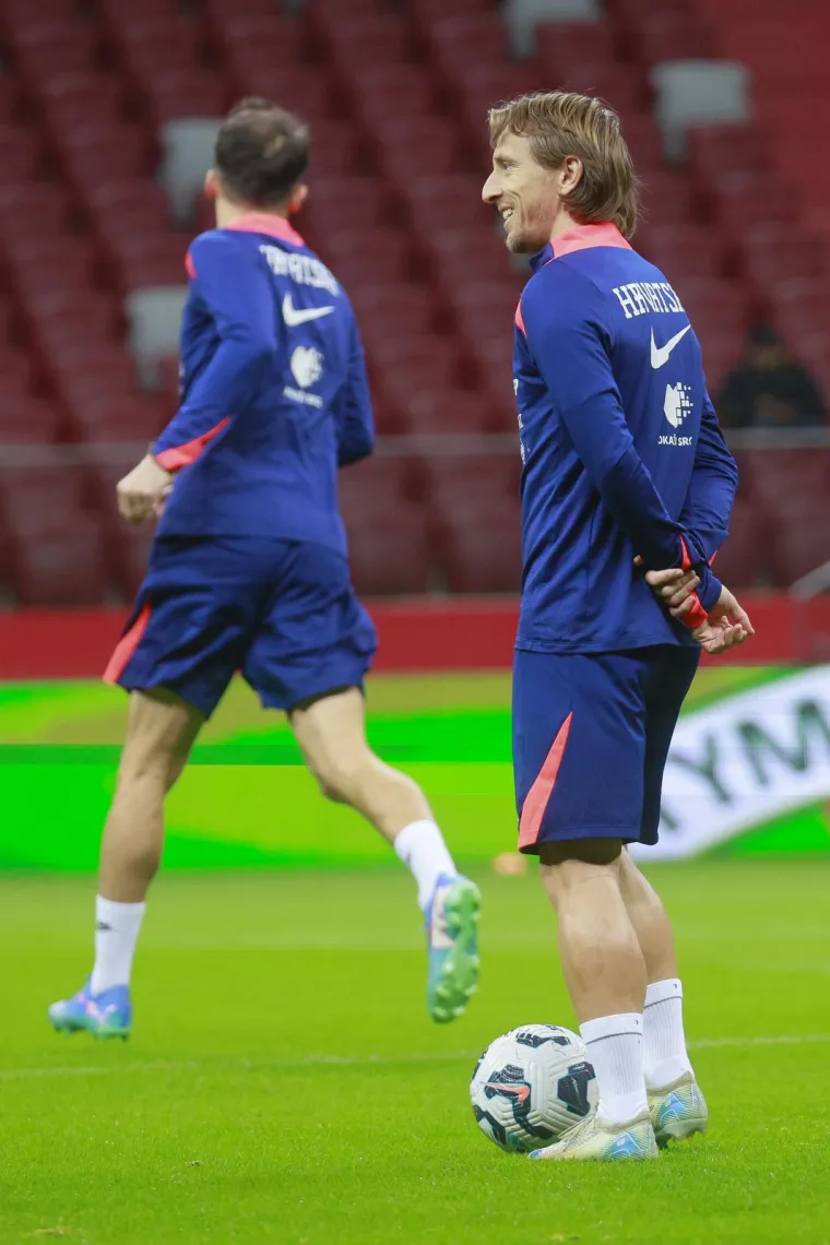 Jedna dama se pridružila Daliću, Ćorluki i Modriću, Luka nije skidao osmjeh s lica