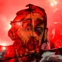 Koreografija poljskih ultrasa kojom suparniku daju do znanja gdje su došli.