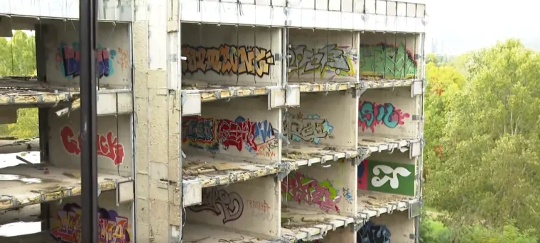 Kao iz postapokaliptičnog filma. Ovako izgleda bolnica u Blatu, ali ne brinite se. Imamo i fotografije iz budućnosti